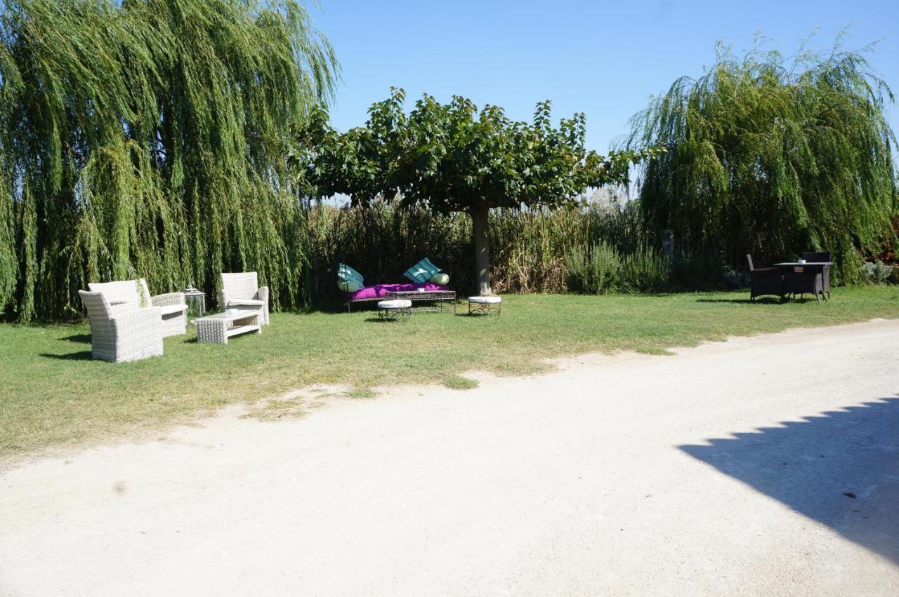 Gites Equestres Lou Caloun - Les Saintes Maries De La Mer Exterior photo
