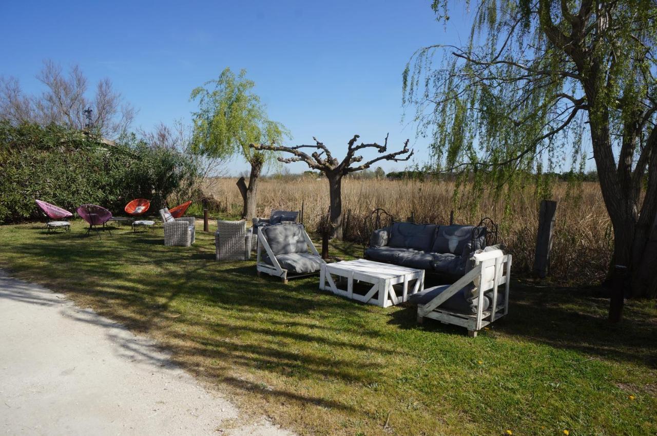Gites Equestres Lou Caloun - Les Saintes Maries De La Mer Exterior photo