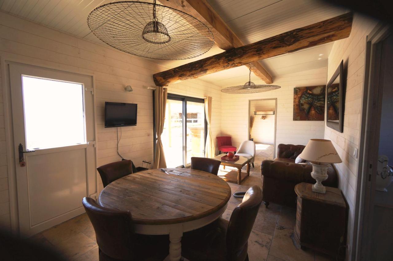 Gites Equestres Lou Caloun - Les Saintes Maries De La Mer Exterior photo