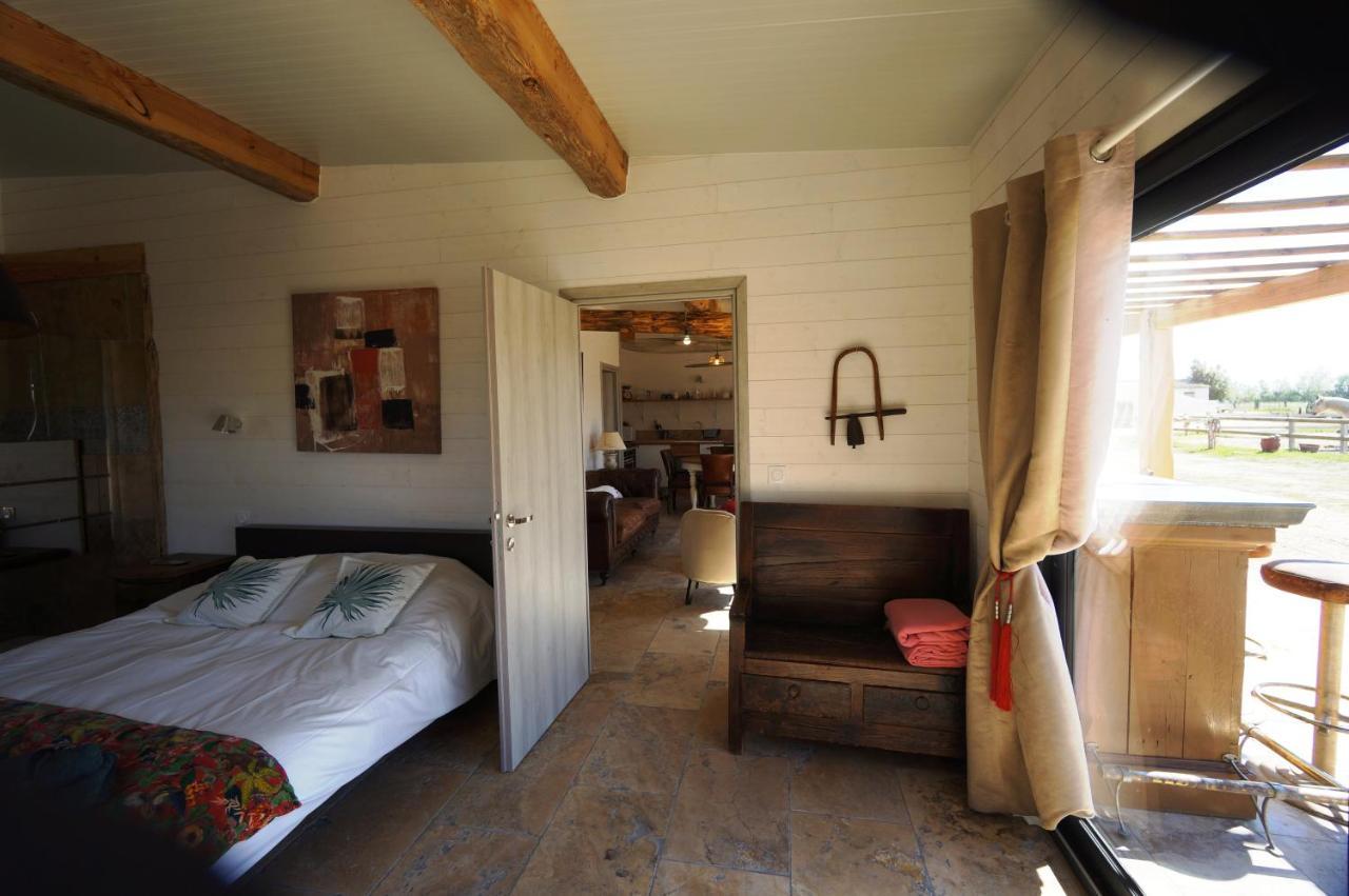 Gites Equestres Lou Caloun - Les Saintes Maries De La Mer Exterior photo