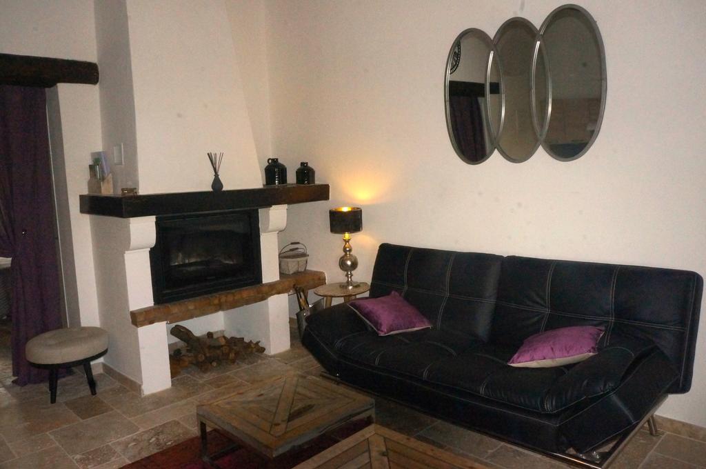 Gites Equestres Lou Caloun - Les Saintes Maries De La Mer Room photo
