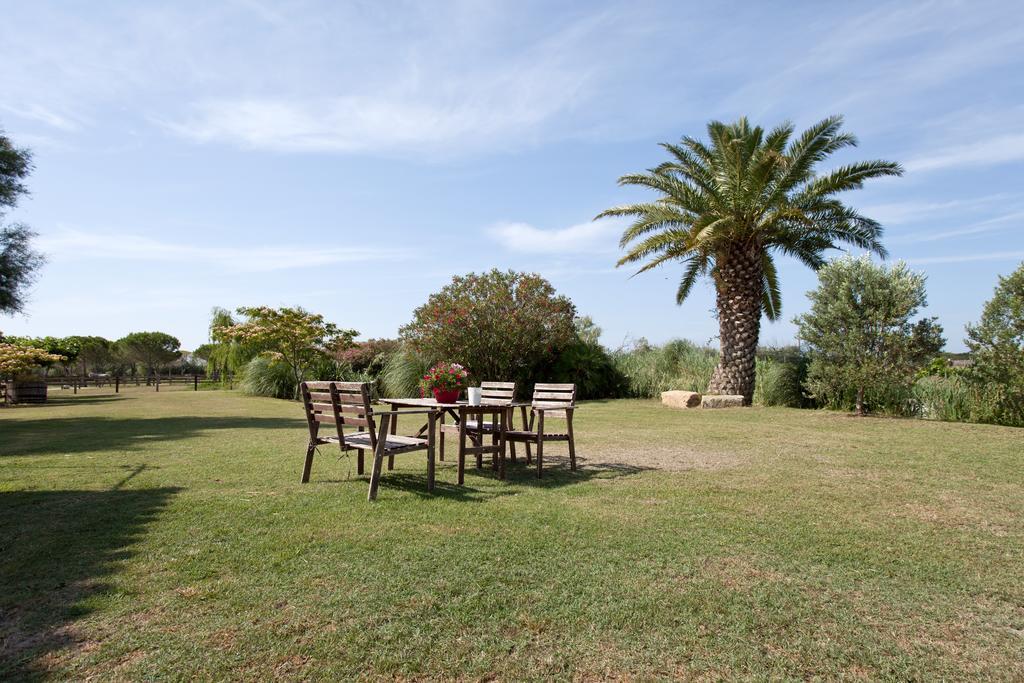 Gites Equestres Lou Caloun - Les Saintes Maries De La Mer Room photo