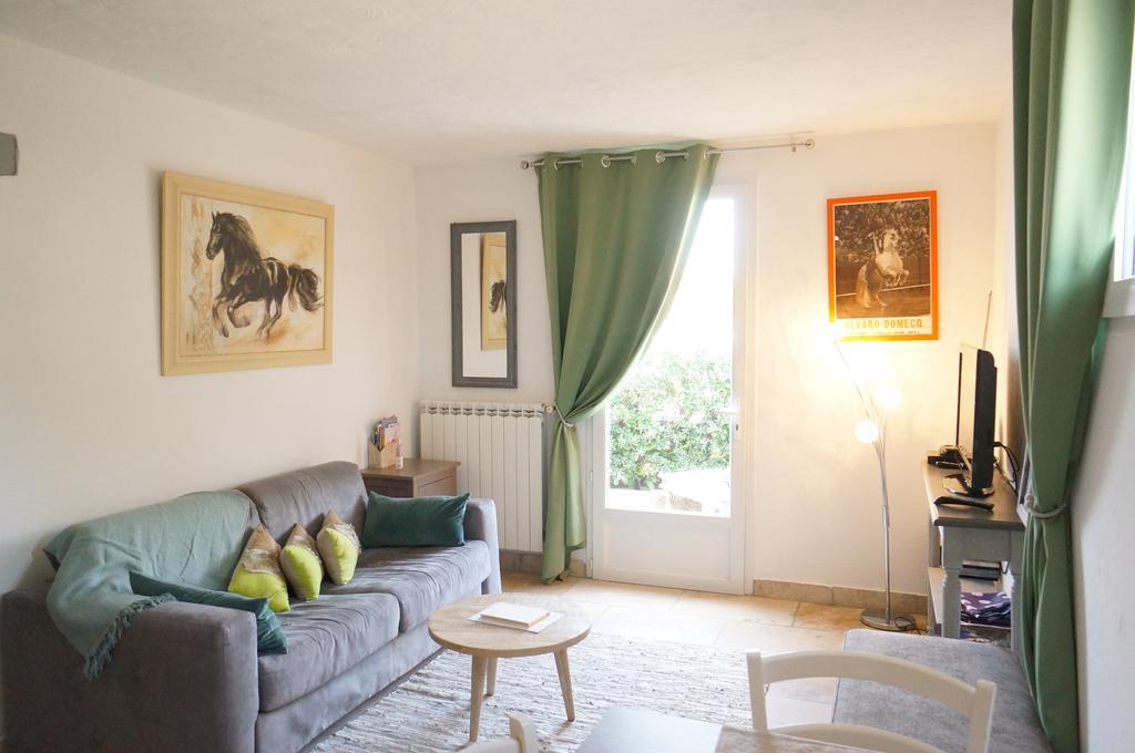 Gites Equestres Lou Caloun - Les Saintes Maries De La Mer Exterior photo
